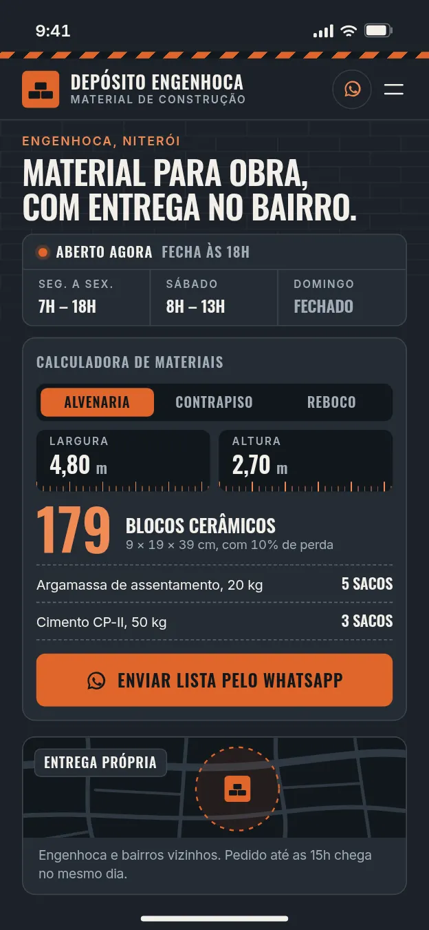 Tela do site do Depósito Engenhoca no celular: horário de funcionamento com o aviso de aberto agora, calculadora de materiais com o resultado para uma parede de 4,80 por 2,70 metros, botão para enviar a lista pelo WhatsApp e mapa da área de entrega.